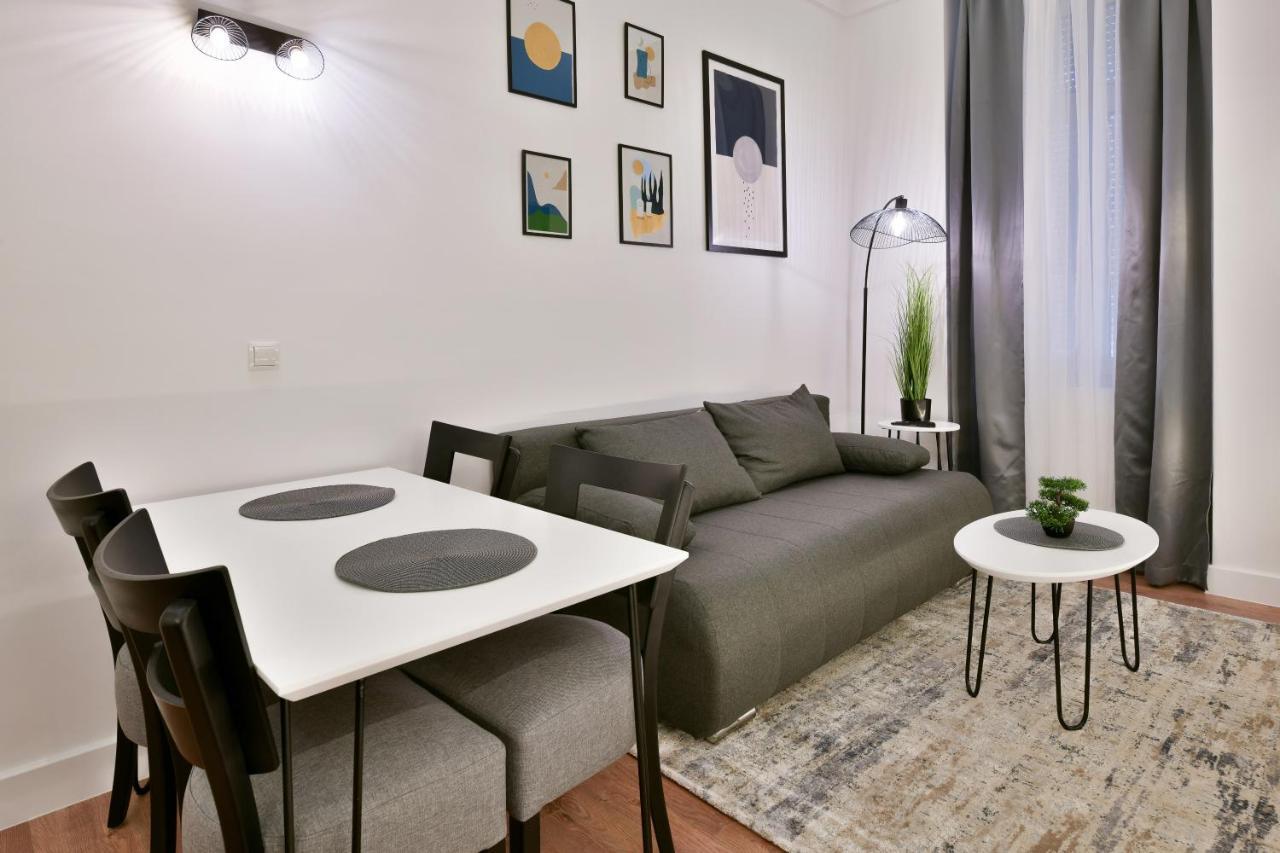 Luxury Galla Apartments In The City Center SJJ Esterno foto